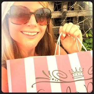 Meet your Posher, Lori